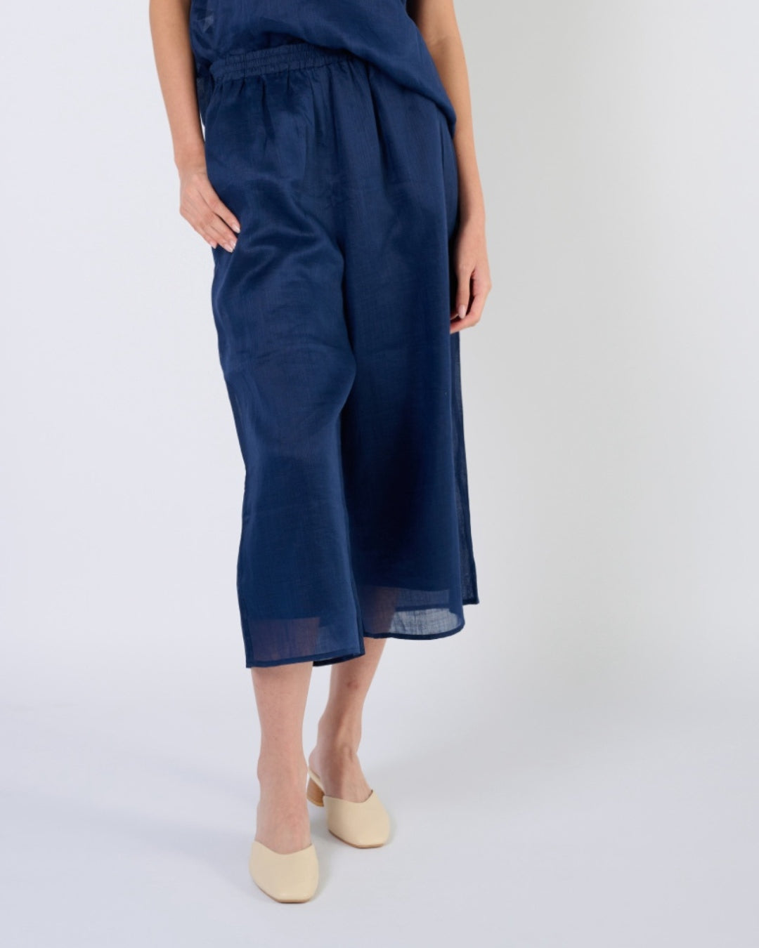 You Living Ramie Ankle Pants in Dark Blue