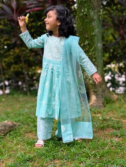 Nimbu Zara Anarkali Kurti in Mint Green & White Shimmer Khari Print wi th Soft Cotton Leggings